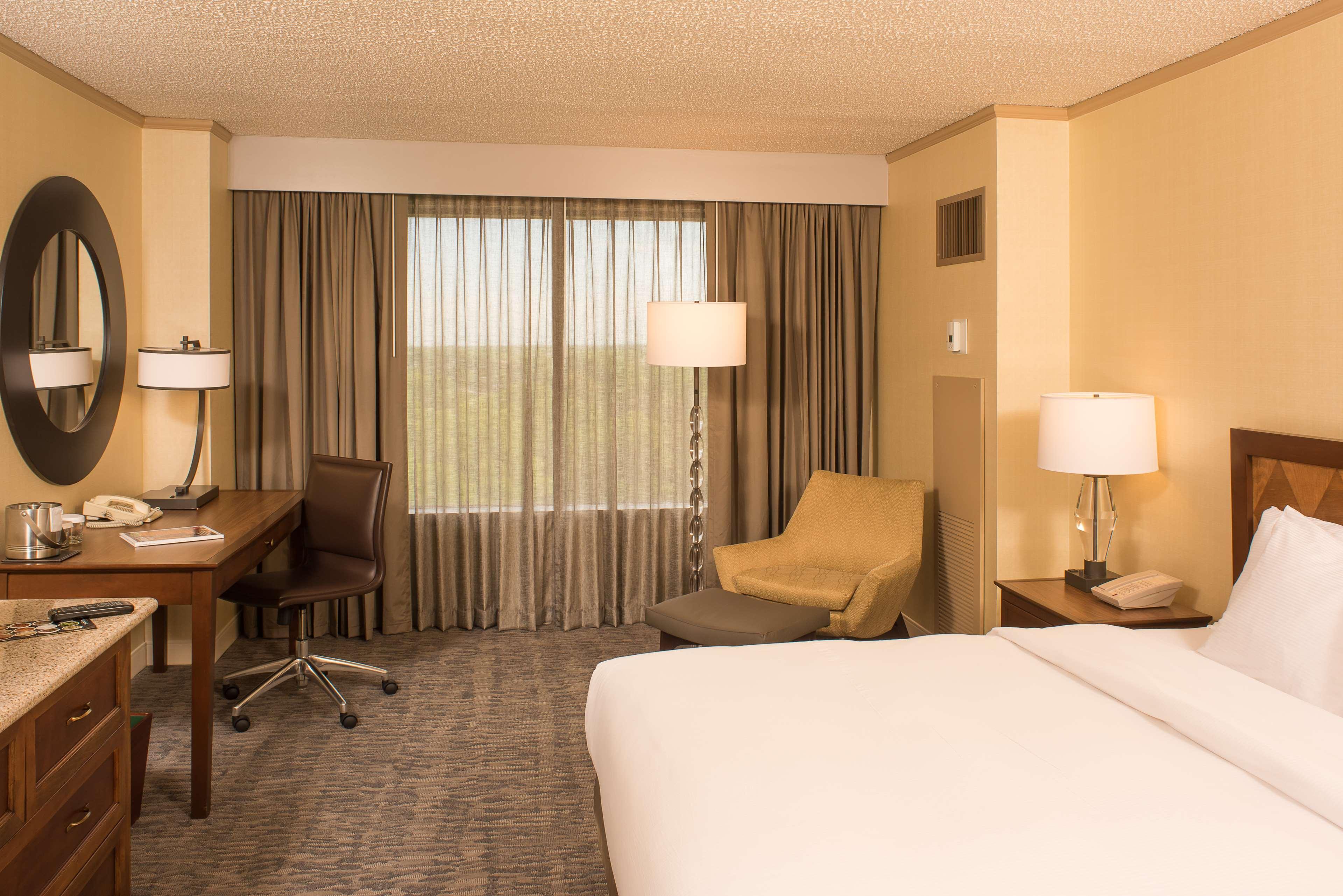 ดับเบิ้ลทรีโฮเต็ล ทุลซา แอท วอร์เรนเพลซ Hotel ทัลซา ภายนอก รูปภาพ