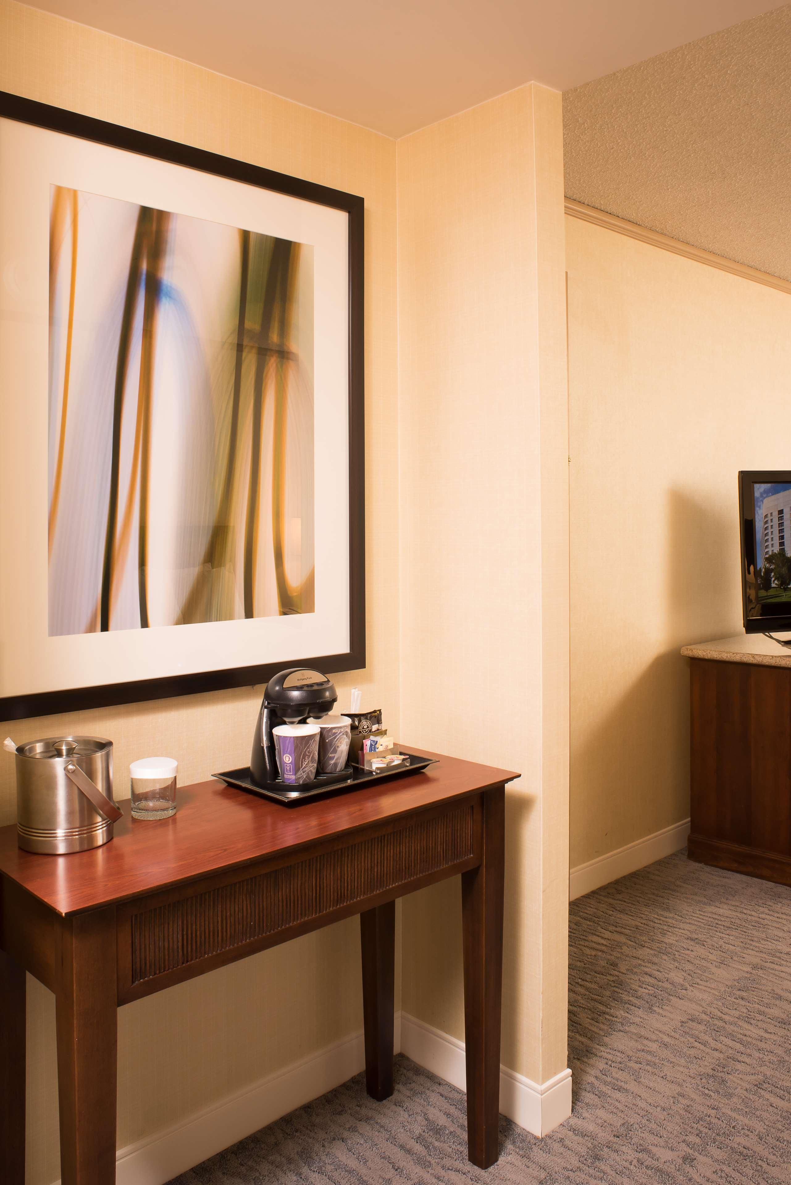 ดับเบิ้ลทรีโฮเต็ล ทุลซา แอท วอร์เรนเพลซ Hotel ทัลซา ภายนอก รูปภาพ