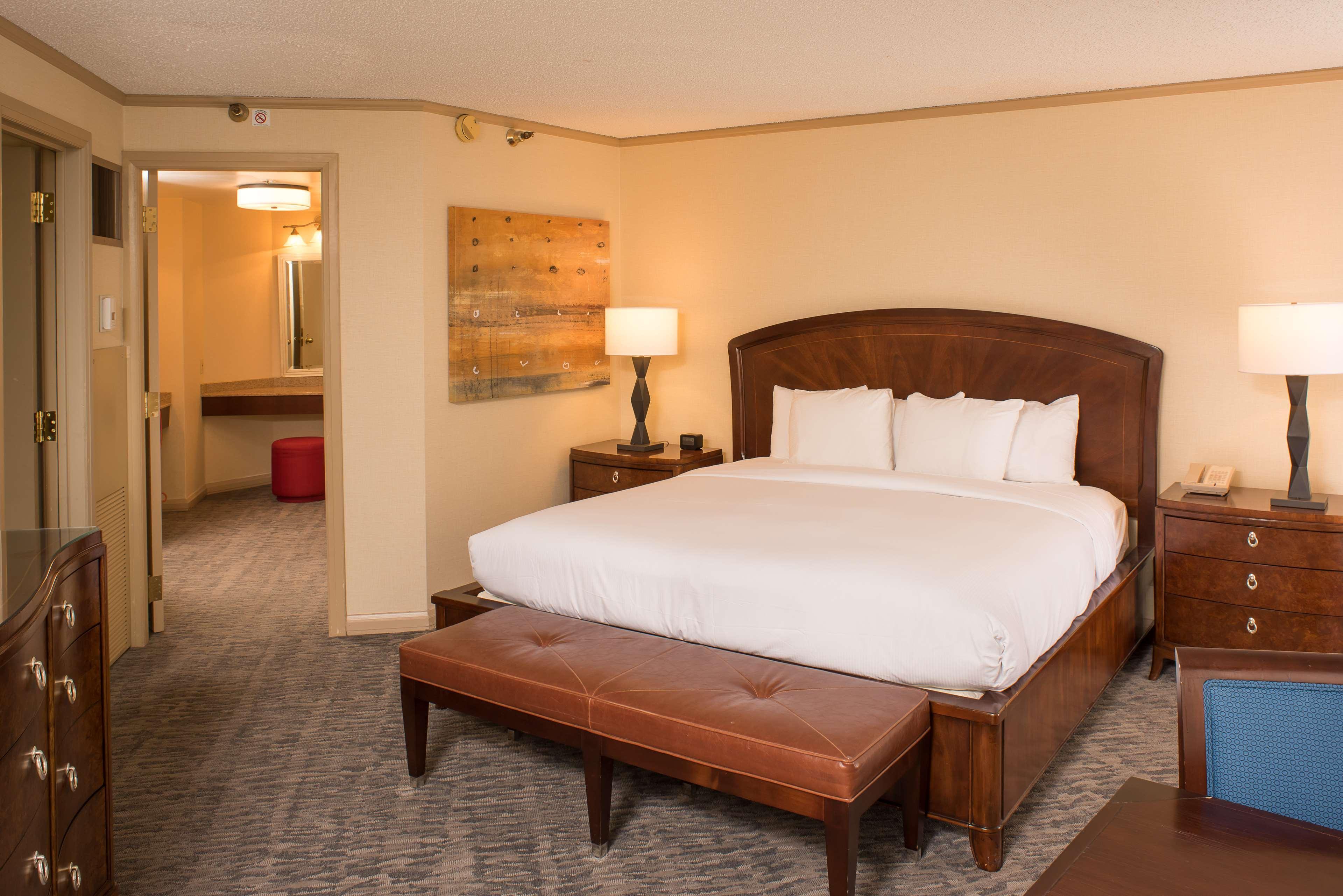 ดับเบิ้ลทรีโฮเต็ล ทุลซา แอท วอร์เรนเพลซ Hotel ทัลซา ภายนอก รูปภาพ